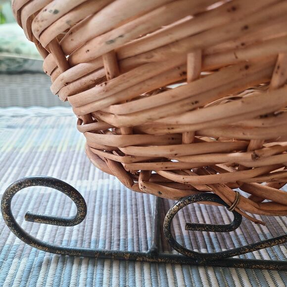 Holiday Large Wicker And Wrought Iron Sleigh Basket Holly Leaves And Berries - Picture 8 of 10